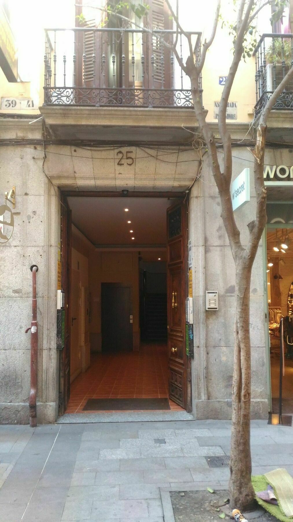 Hostal Palacios Fuencarral Madrid Exterior photo