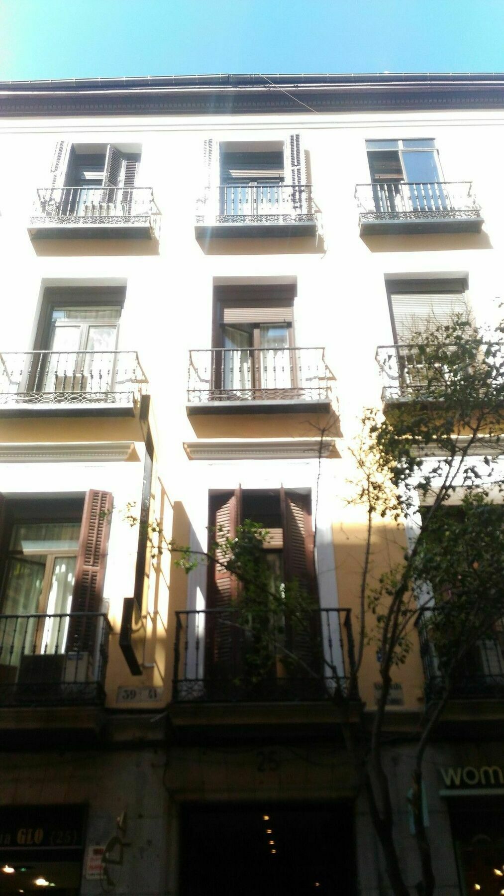 Hostal Palacios Fuencarral Madrid Exterior photo