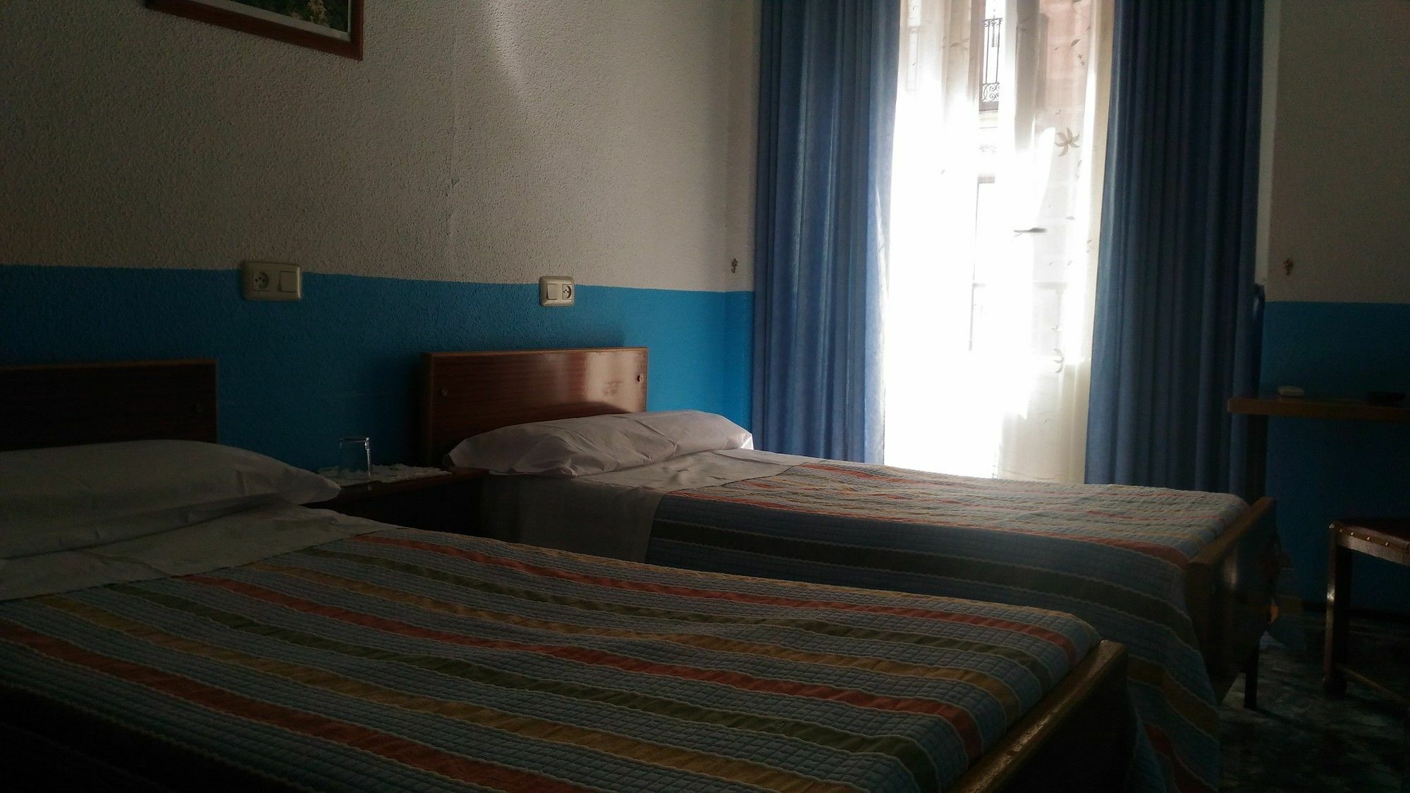 Hostal Palacios Fuencarral Madrid Exterior photo